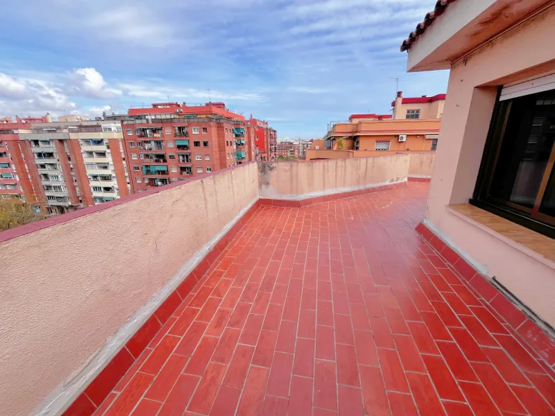 Imo 109 Ático en venta junto Plaça Catalunya 