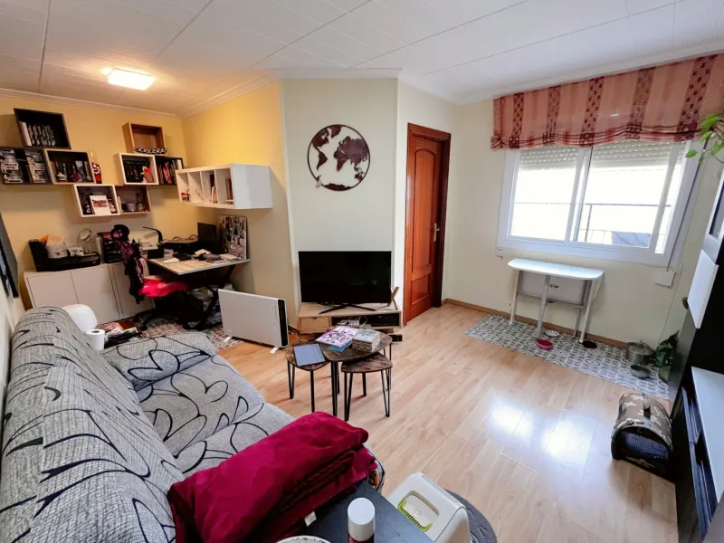 Imo 111 Piso en Venta en Av. Verge Montserrat / Ctra. de la Marina 